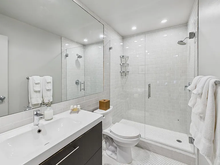 888 Hilgard — Photo 26