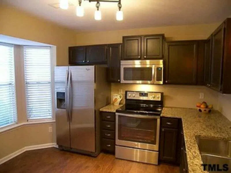 2 bed, 2.5 bath, 1115 sqft, $1,800 — Photo 2