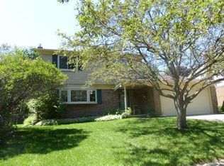 436 Old Creek Dr, Saline, MI 48176