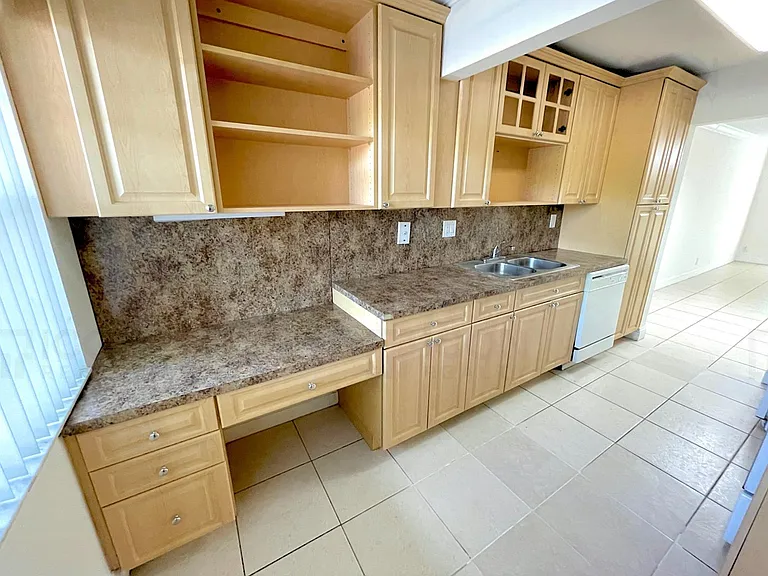 8450 Lagos De Campo Blvd #206 — Photo 2