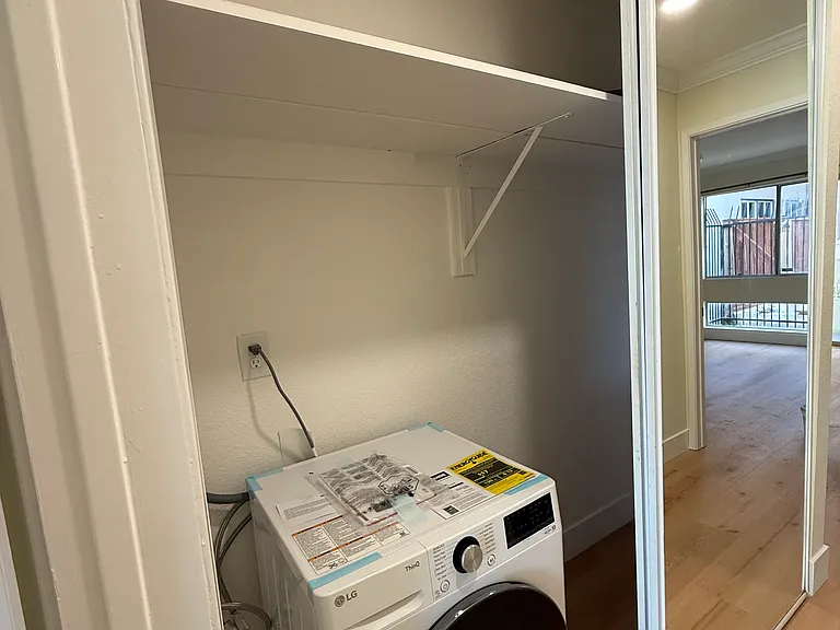 151 Lakeside Dr #213 — Photo 4