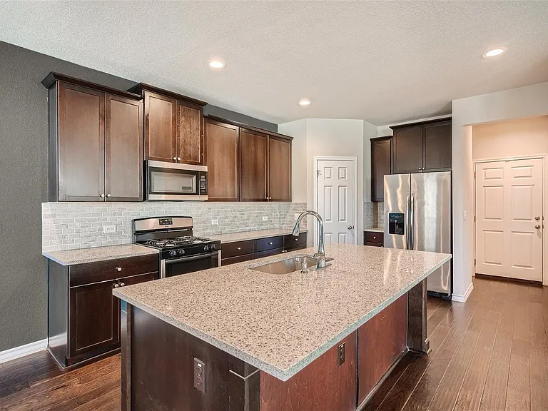 1604 Los Olivios Way — Photo 7
