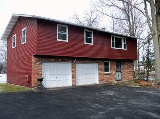 4305 Abbey Rd, Syracuse, NY 13215