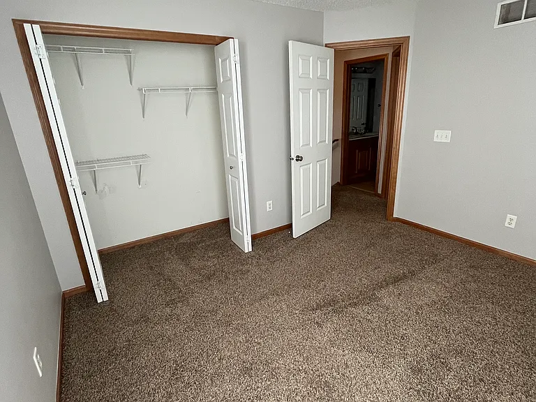 10660 Ironwood Pkwy — Photo 16