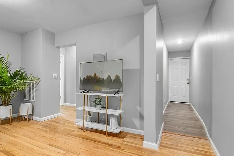 307 Jefferson Ave #1 — Photo 4
