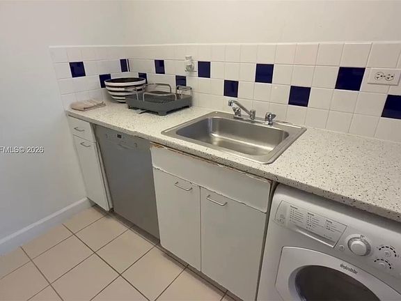 5th image of 1500 Bay Rd APT 484S
