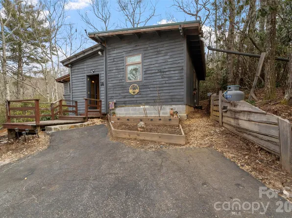 141 Overlook Dr #30, Spruce Pine, NC 28777