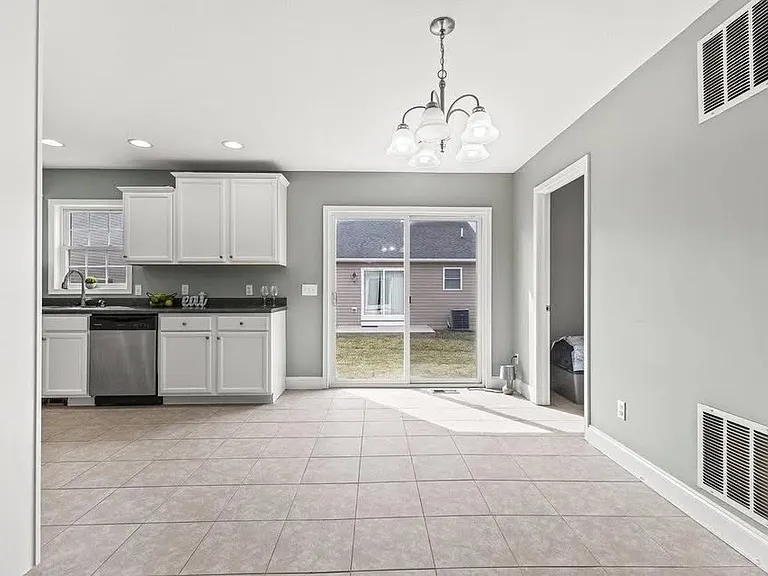 267 Dylan Cir — Photo 28