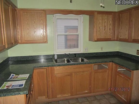 4th image of 13417 Lorenzo Ave