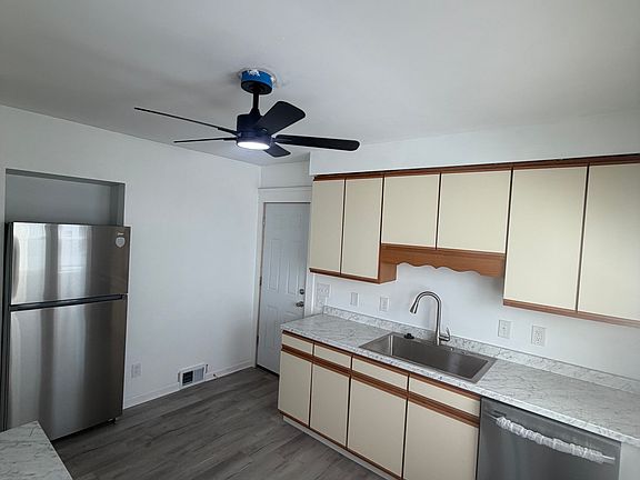 2nd image of 1639-41 Mars Ave