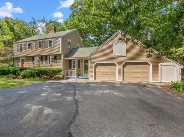 34 Old County Road, Plaistow, NH 03865
