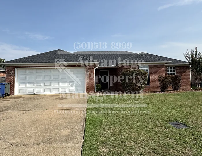 2740 York Ln — Photo 1