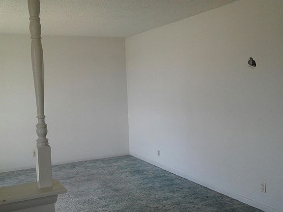 2nd image of 505 Galesburg Ct