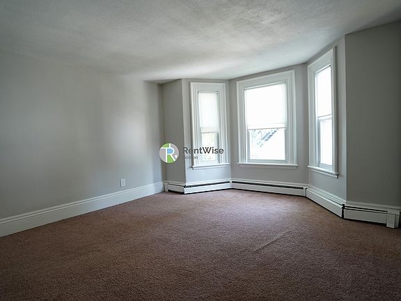 2nd image of 21 Mansfield St #2