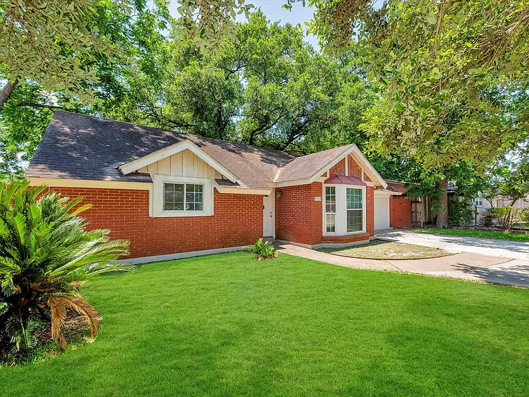 7119 Bellaire Blvd — Photo 4