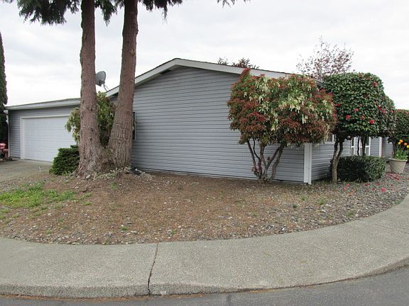 5th image of 716 Dennis St SE Spc 115