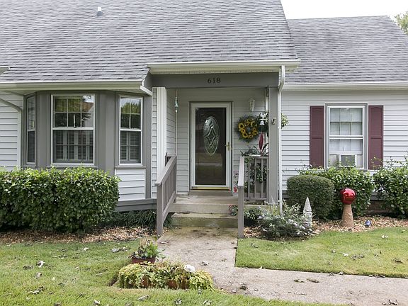 3rd image of 618 Doane Dr