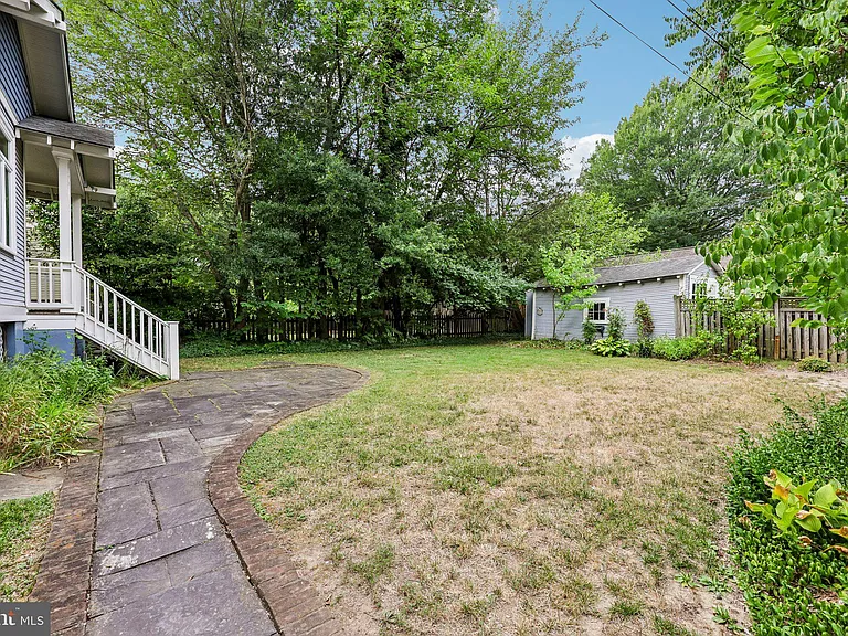 526 N Ivy St — Photo 43