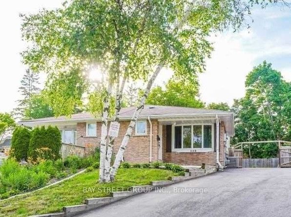 1108 Valley Ct, Oshawa, ON L1J 3M5