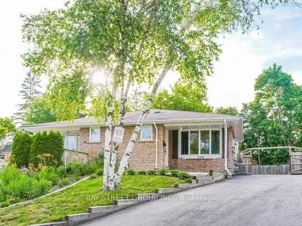 1108 Valley Ct, Oshawa, ON L1J 3M5