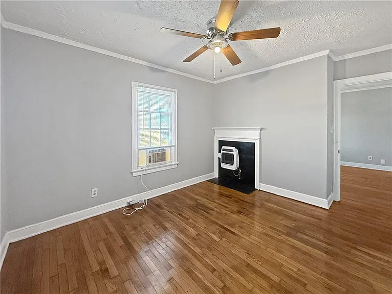 109 Vine St SW #A — Photo 5