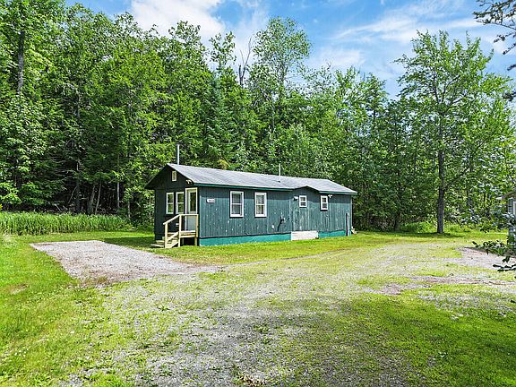 3rd image of 6 Brook Road
