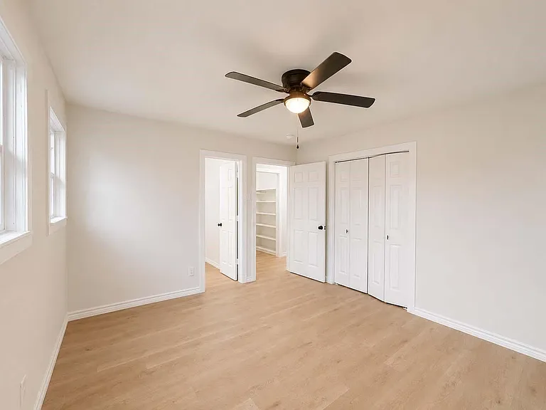 703 Texas Ave — Photo 17