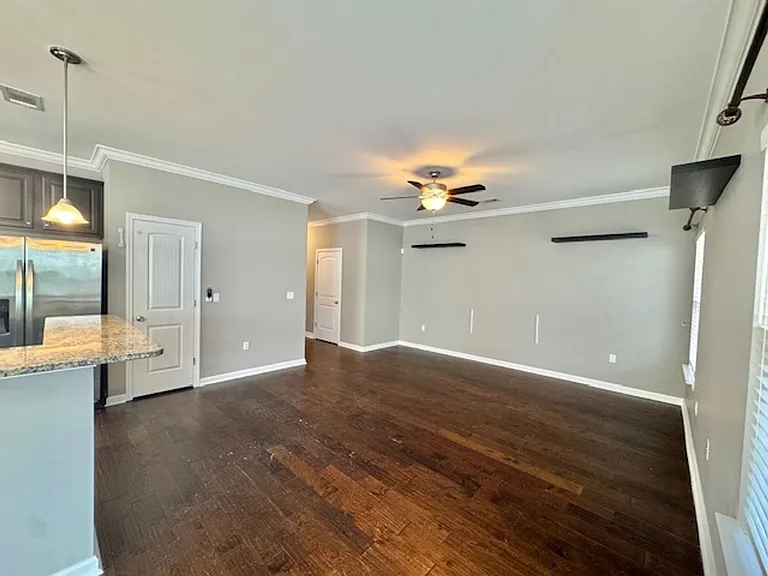 126 Farrah Ave — Photo 8