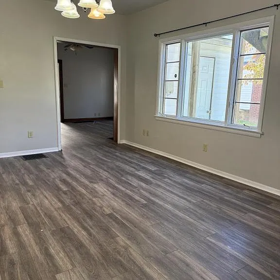 628 E Bowman St — Photo 5