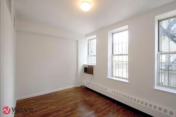 Rented by Wave Real Estate Group | media 2