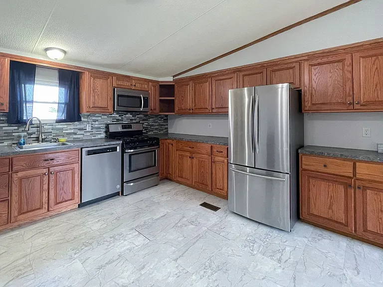 410 Crystal East Ave — Photo 14