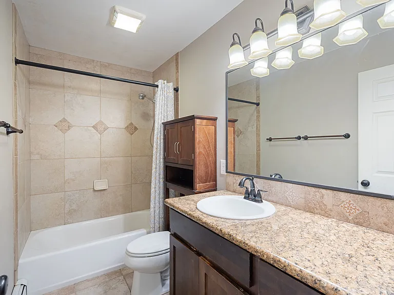 Full Bathroom.
