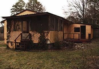 2nd image of 703 W Boundary St