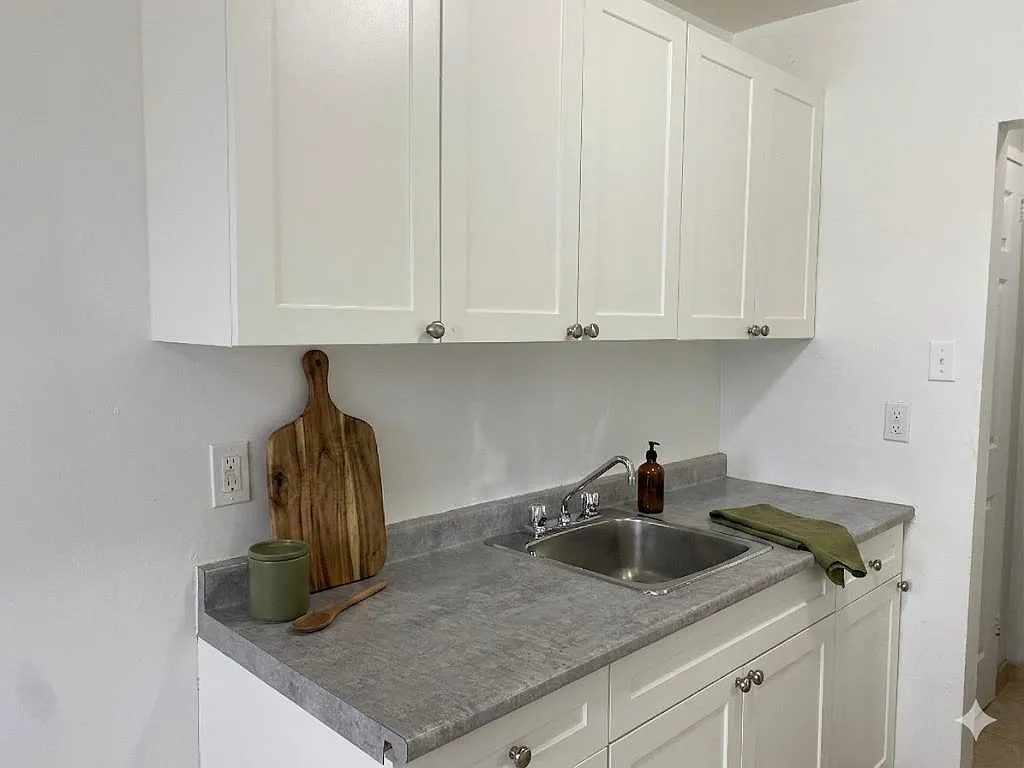 95 Oakville Ave — Photo 2