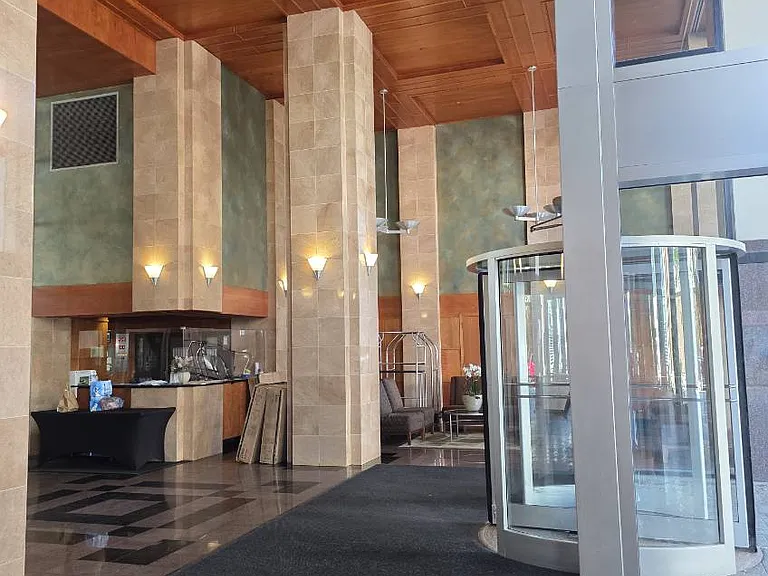 1122 N Clark St #1005 — Photo 2