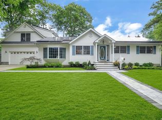 1107 Jefferson Ave, West Islip, NY 11795