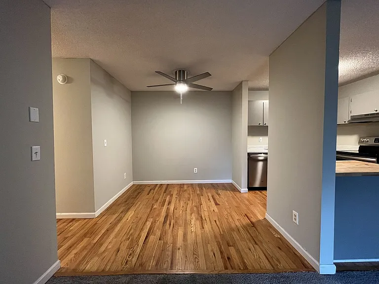 15827 NE Glisan St #5 — Photo 15