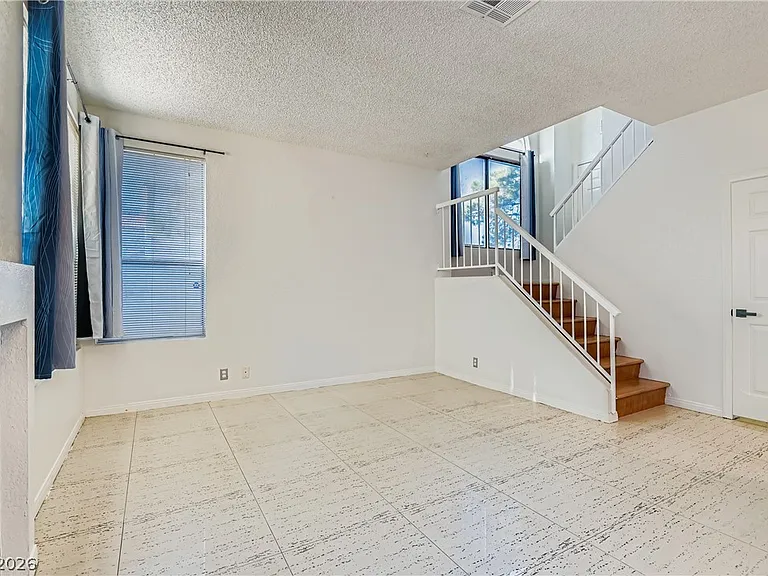 3217 Symphony Dr — Photo 4