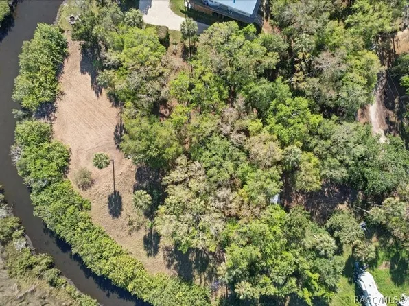 1465 S Surf Loop, Crystal River, FL 34429