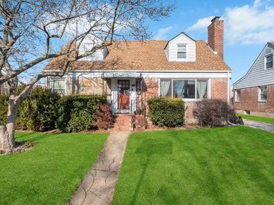 31 Meadowbrook Lane, Valley Stream, NY, 11580