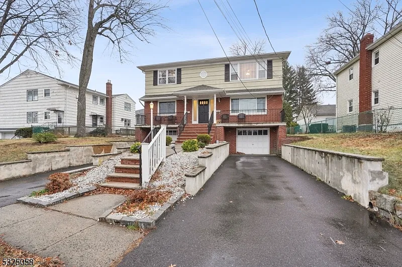 3 bed, 1100 sqft, $2,800 — Photo 1