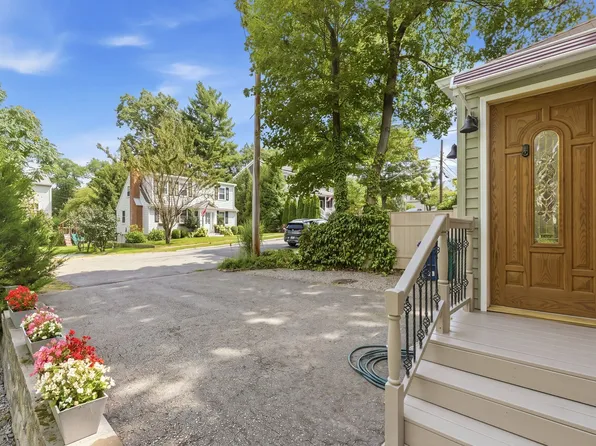 7 Gambier St, Newton, MA 02466