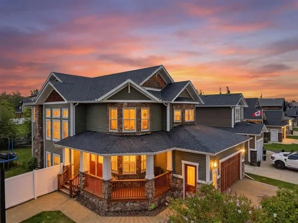 1 N Rosewood Rise, Sylvan Lake, AB T4S 0G3