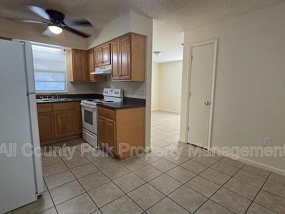 5th image of 1010 Jacks St