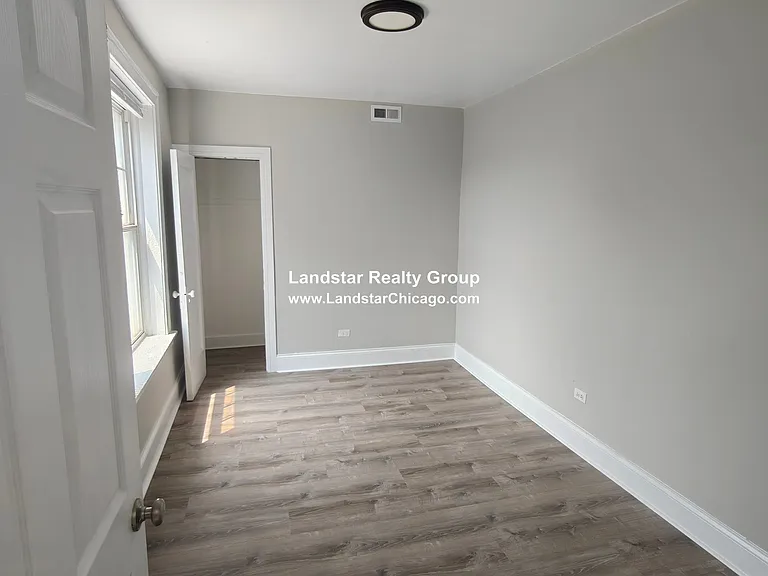 6300 N Oakley Ave #3 — Photo 11