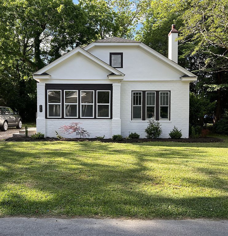 225 Bond St - Property Image