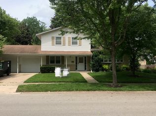 430 N Clark Dr, Palatine, IL 60074
