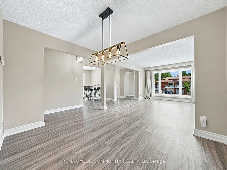 36 Roseville Dr #UPPER — Photo 8