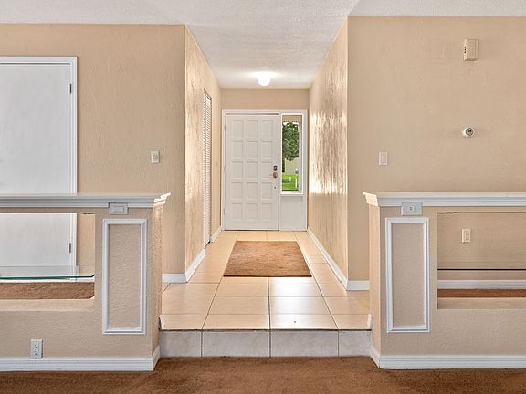 3rd image of 925 Bentwood Ln
