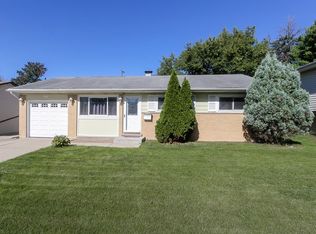 96 E Schubert Ave, Glendale Heights, IL